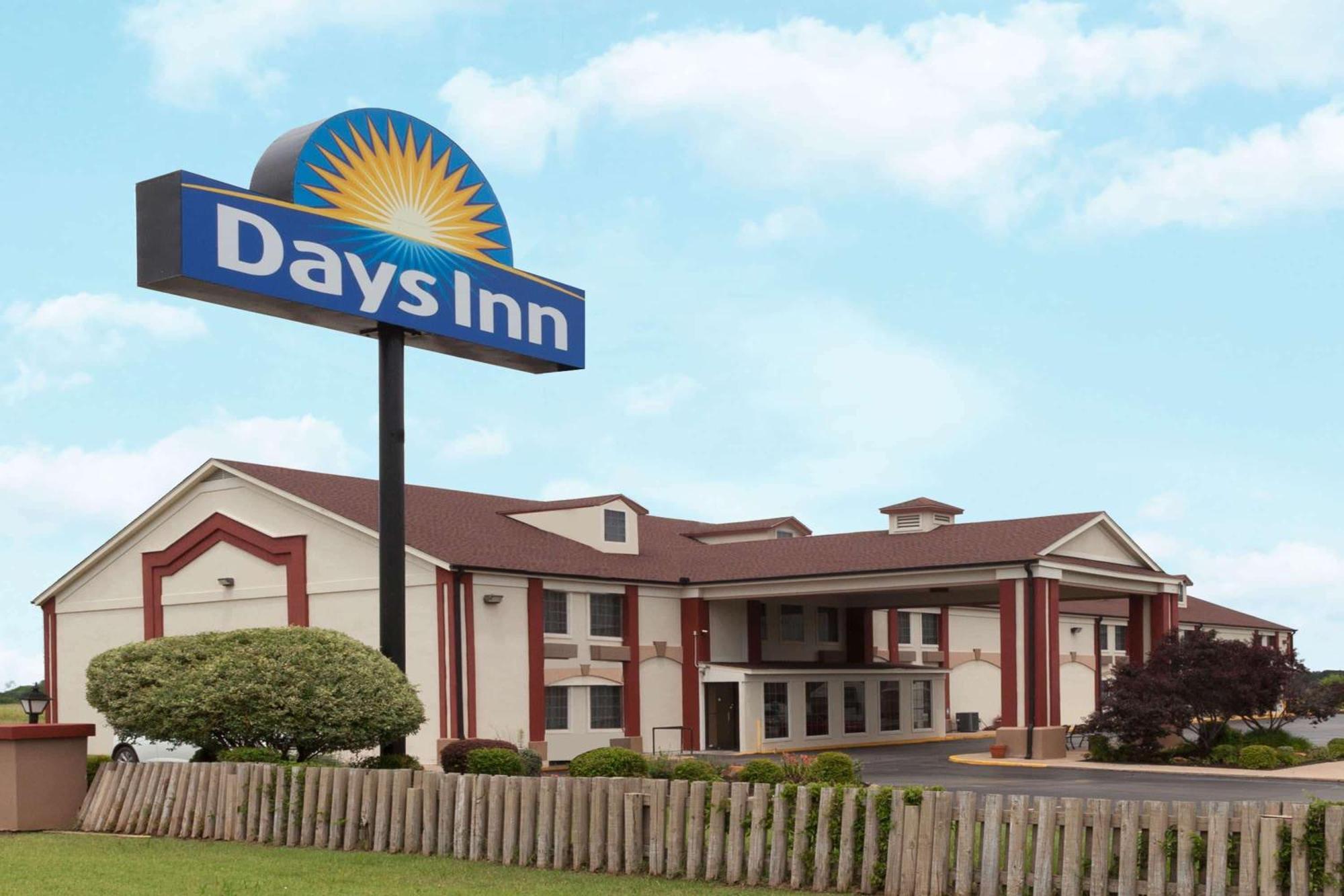 Days Inn By Wyndham Shawnee Exterior foto